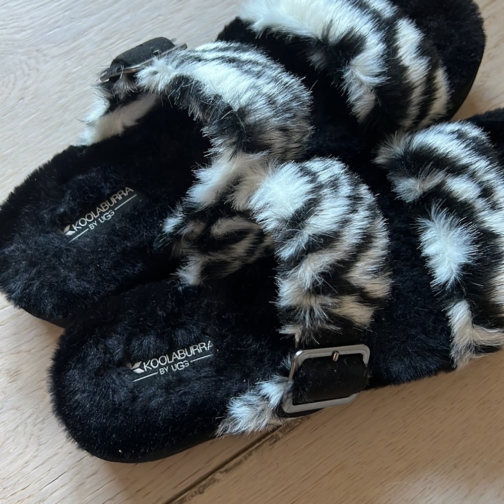Koolaburra By Ugg Zebra Slides - image 3